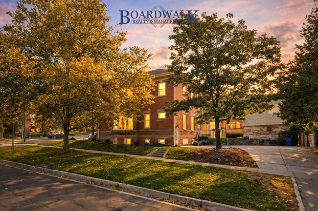 Building Photo - 1106 E S Temple St Unit 1106 E South Temple #3 (Basement )