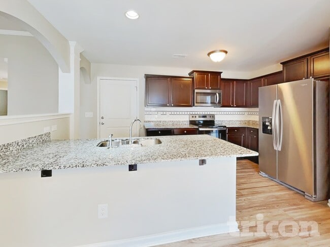 Photo - 629 Deertrack Run