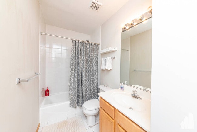 Photo - 1403 N Artesian Ave Unit 1