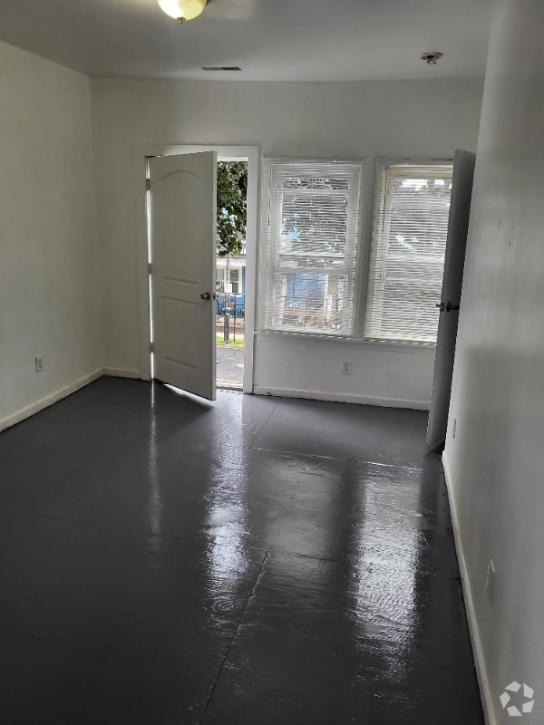 Building Photo - 257 Whitney Pl Unit Apt#2