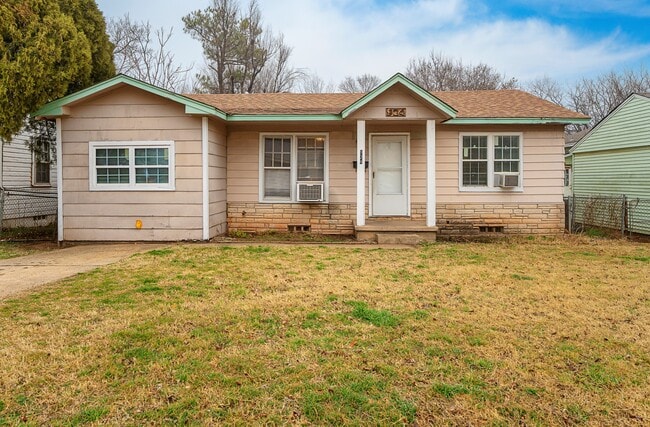 Building Photo - 924 N Tabor Dr