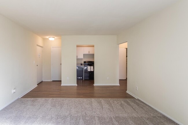 Photo - Romaine Court