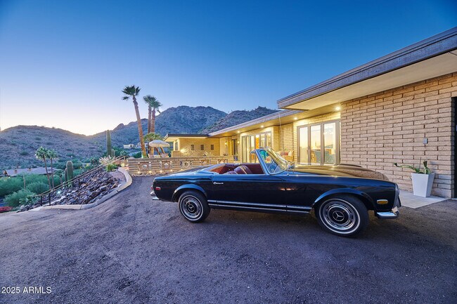 Building Photo - 4016 E Flynn Ln