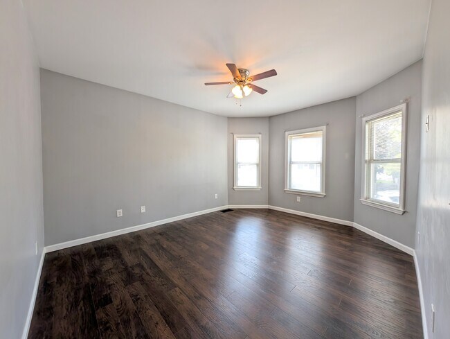 35 Bradley St Unit 1