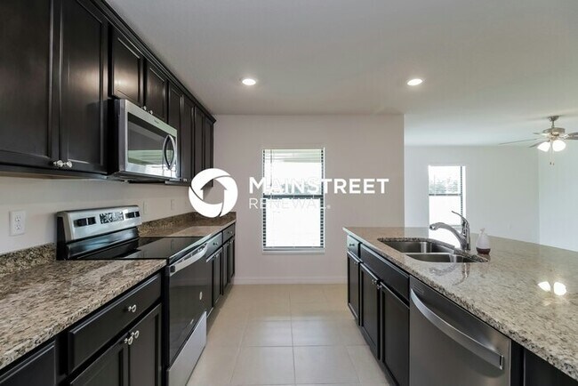 Photo - 5 Bedroom Pet-Friendly Home in Leesburg, FL with Main Street Renewal