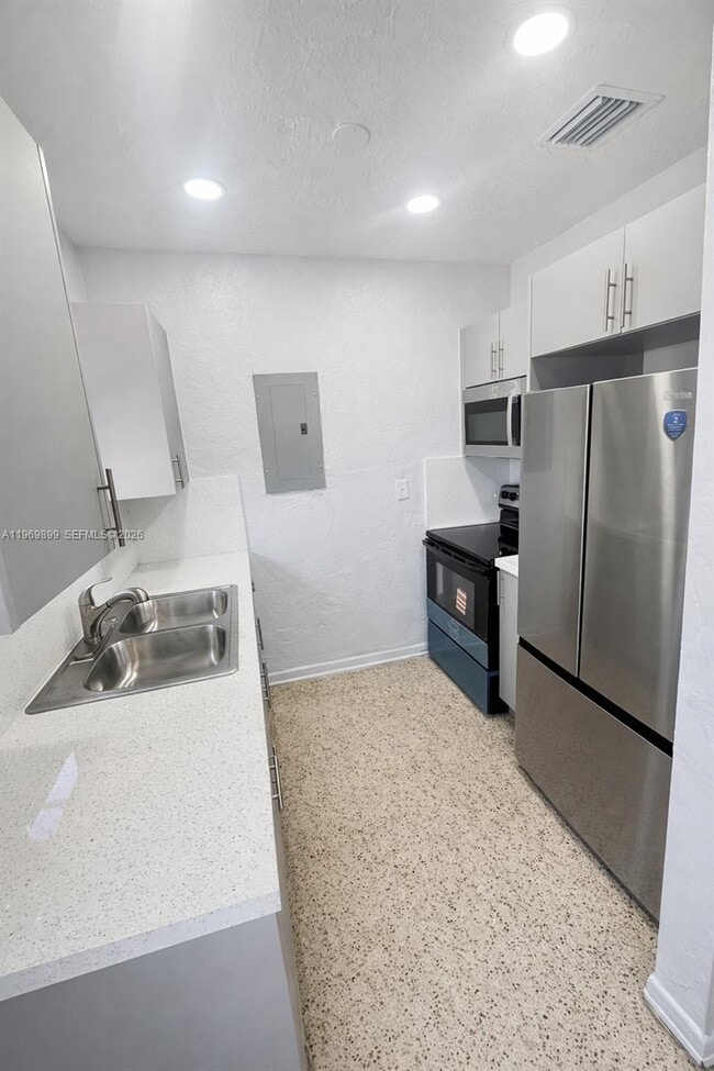 Photo - 1801 NW 82nd St