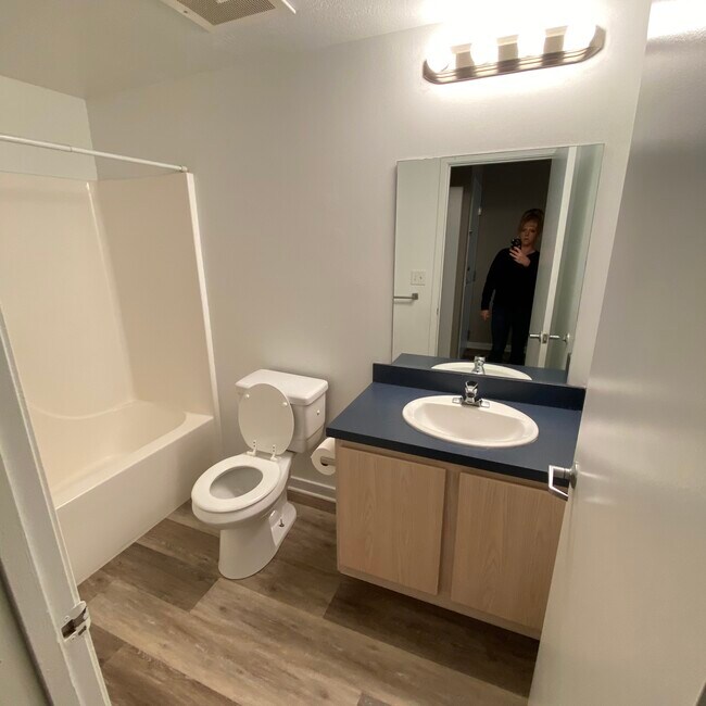 Photo - Bender Apartments