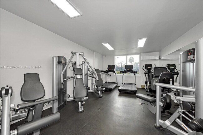 Photo - 919 Hillcrest Dr Unit 205