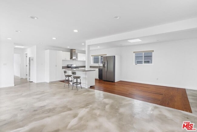 Photo - 25 Ironsides St