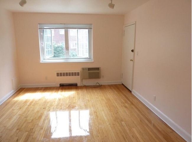 Heat, Hot Water Included, Parking Included. - Heat, Hot Water Included, Parking Included.