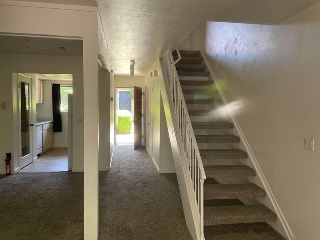 Photo - 2 Bedroom 1.5 bath Townhome!