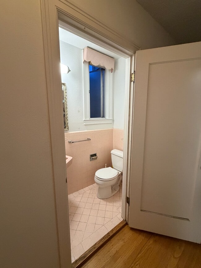 Photo - 182 Cayuga Ave