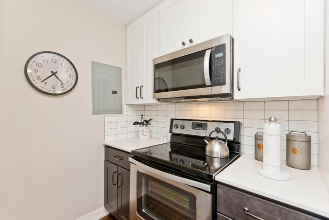 5536 North Sheridan Rd., Unit 201, Chicago, IL 60640 - 5551 N Sheridan Rd Apartment Unit 201