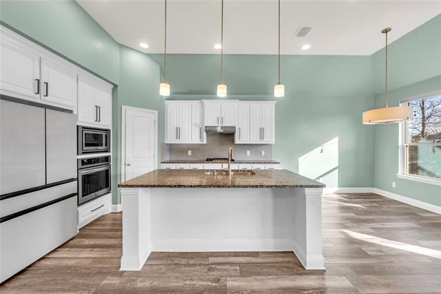 Photo - 1523 Carnation St