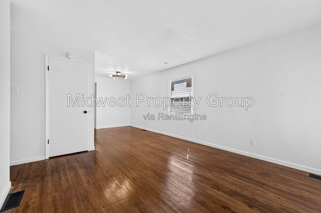 Photo - 338 Lancashire Rd