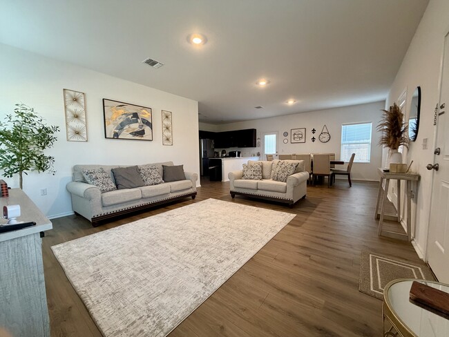 Photo - 2821 Dezmond Diamond Ct