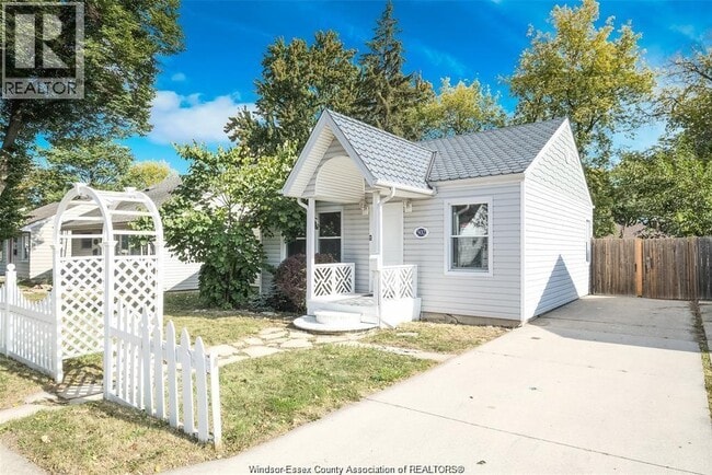 Photo - 502 Josephine Ave