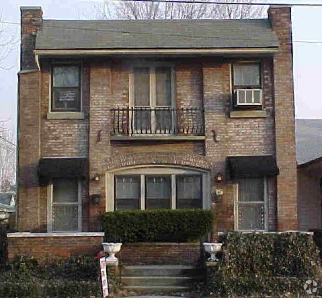 Building Photo - 524 E Chestnut St Rental