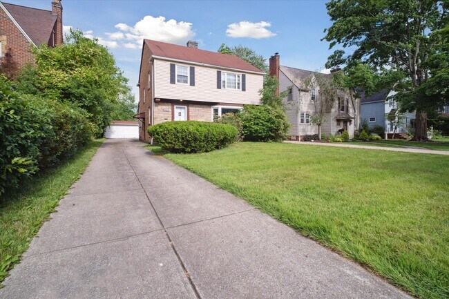 Photo - 2581 Eaton Rd House