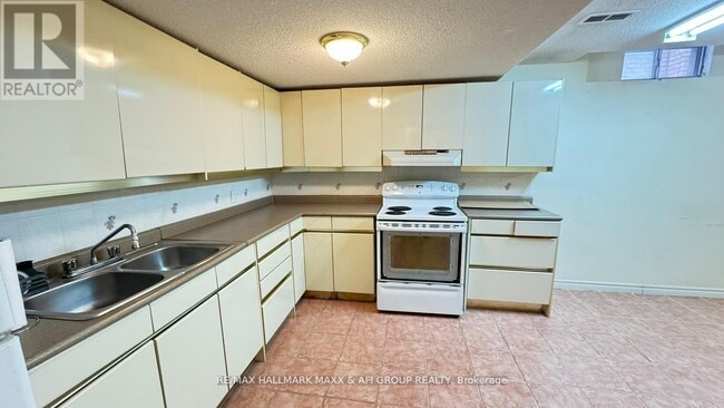 Photo - 316 Valleymede Dr