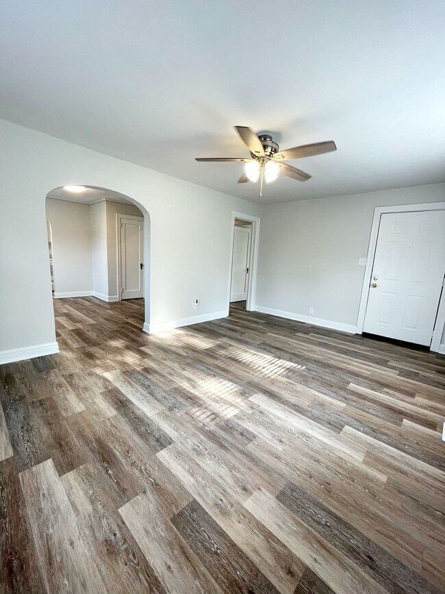 2 Living Area's & 2 Car Garage Near MSU,... Rental House Rental in