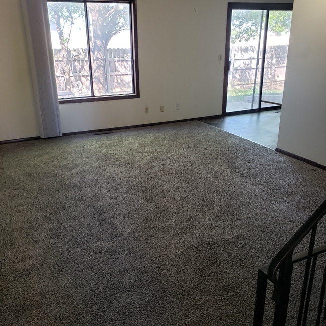 Photo - 2315 S White Oak Dr