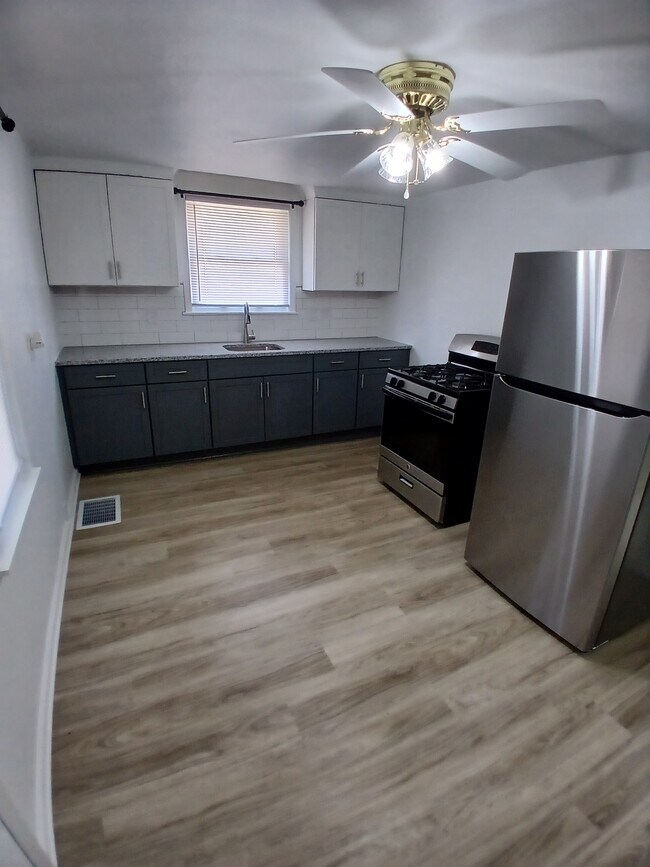 Photo - 728 9th Ave Unit Rear