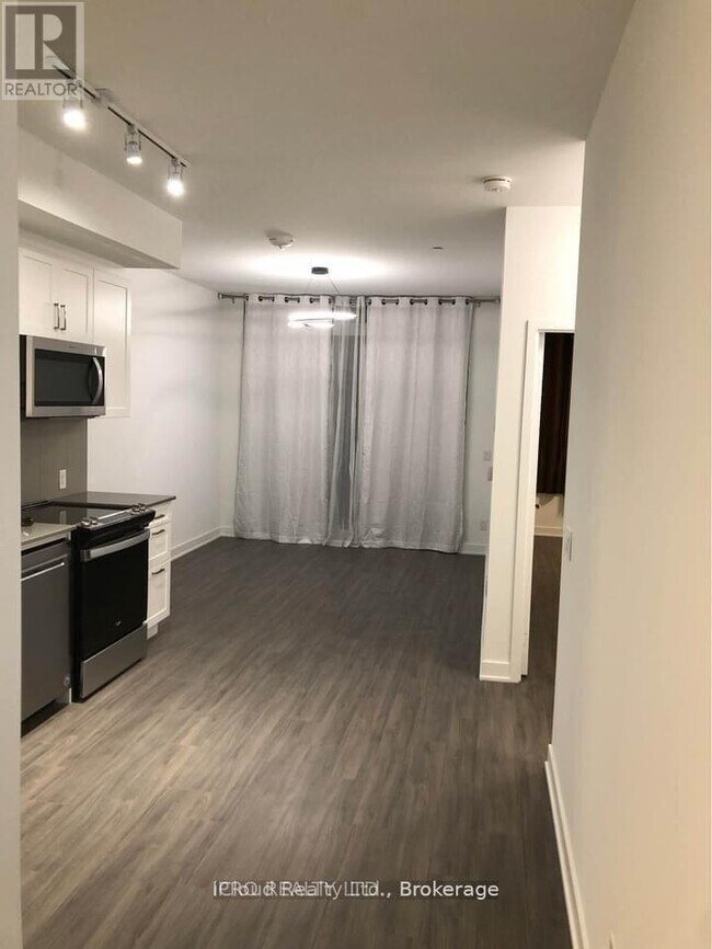 Photo - 681 Yonge St Unit 103