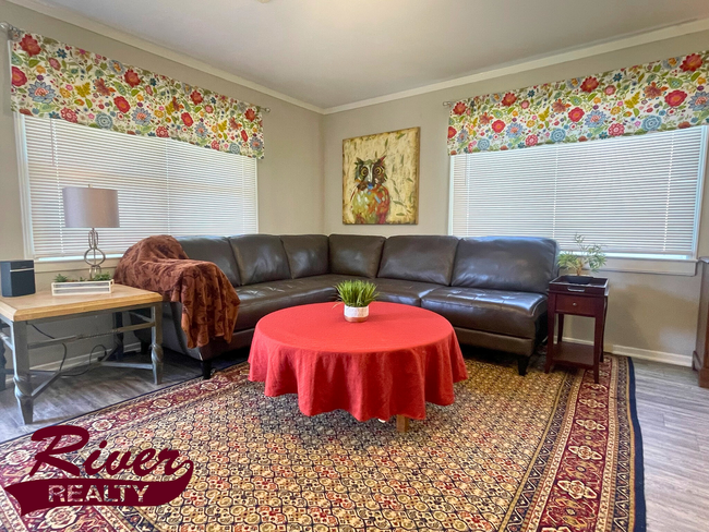 Photo - Fully Furnished 3-Bedroom Month-To-Month R... House