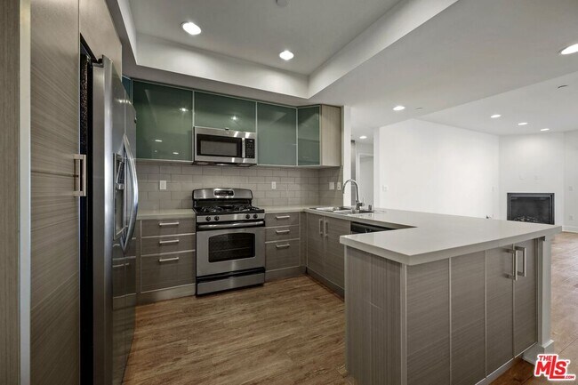 Photo - 11818 Dorothy St Unit 303