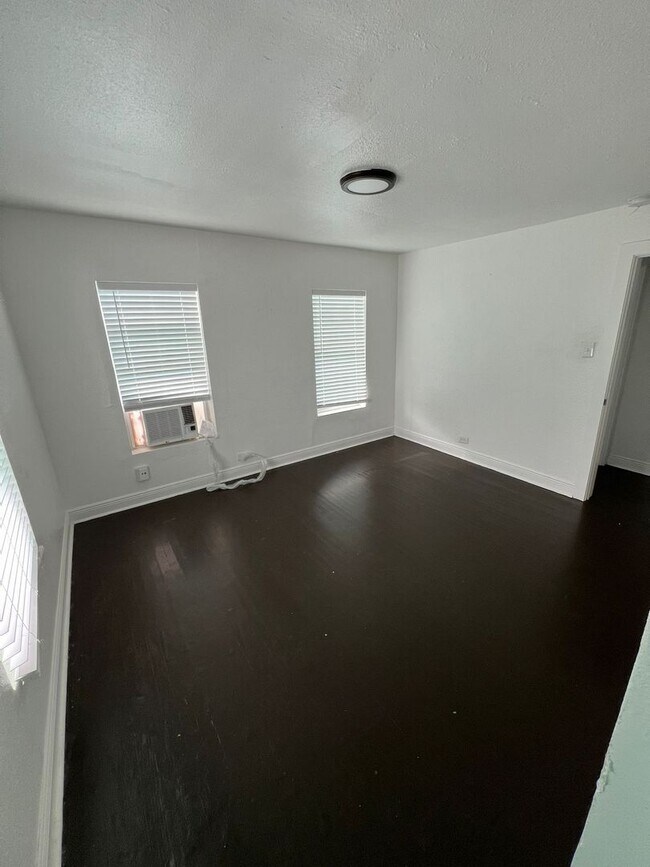 1533 10th St Unit 4