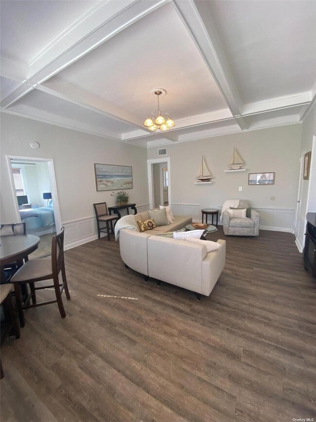 Photo - 157 B Long Beach Blvd