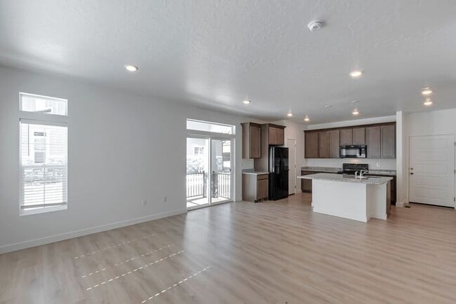 Photo - Lehi Row End Townhouse w 2 car attached garage!