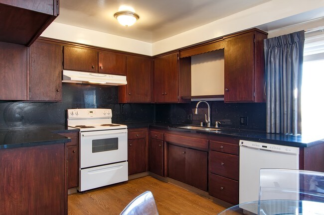 Photo - 838 N Atlantic Blvd