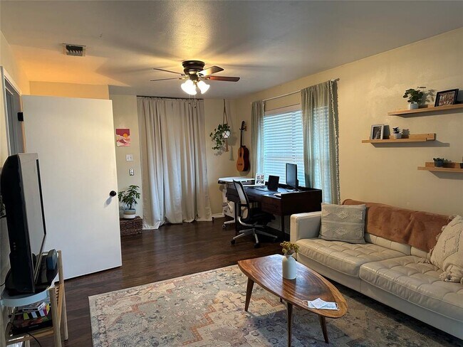 Photo - 2105 Rabb Rd Apartment Unit Upper