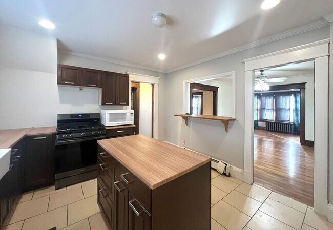 Photo - 672 Sumner Ave