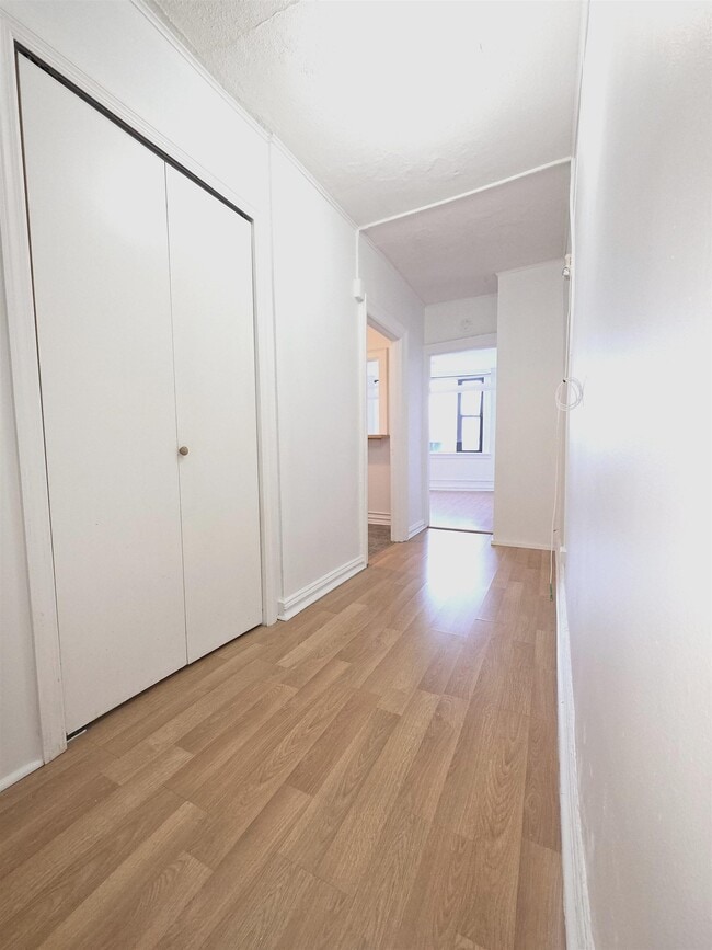 Photo - 1055 JFK Blvd E