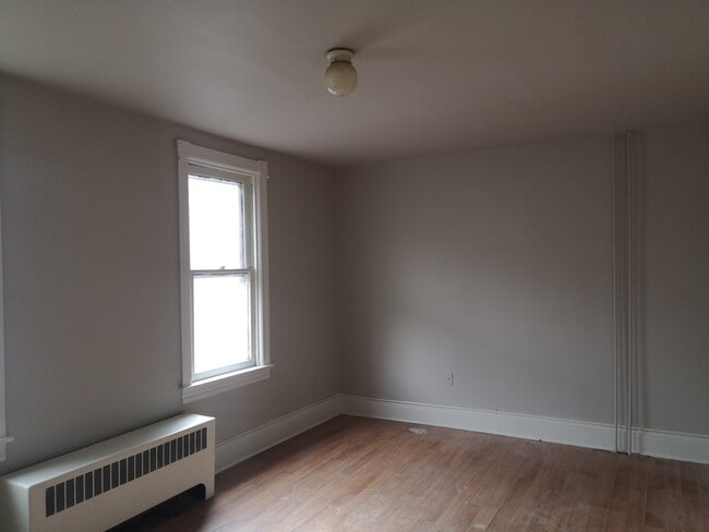 Photo - 517 E Morton St