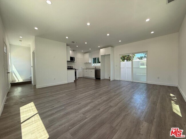Photo - 6744 Radford Ave