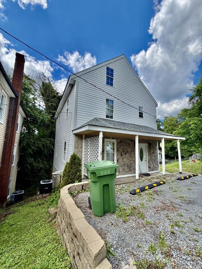 Photo - 199 Parsons St
