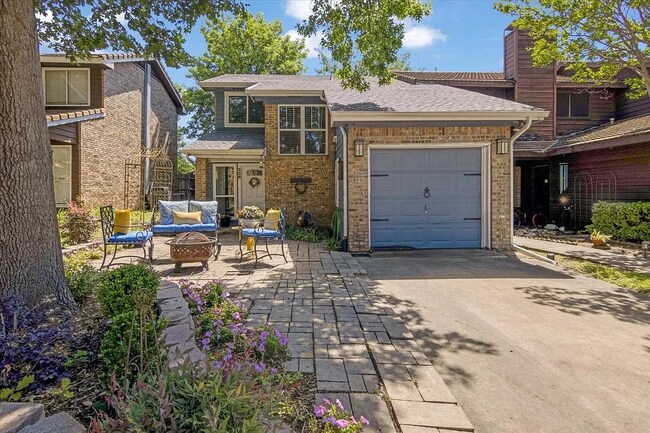 Photo - 228 McCarley Pl Casa Adosada