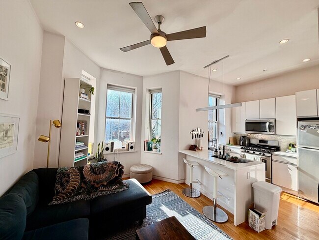 Photo - 1607 Tremont St Unit 2