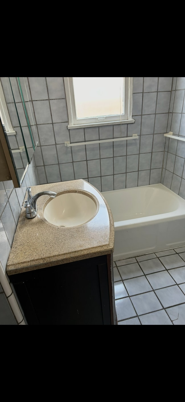 Bathroom - 2629 Baltic Ave