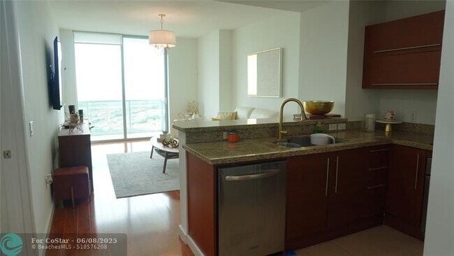 Photo - 2681 N Flamingo Rd Unidad 2602S