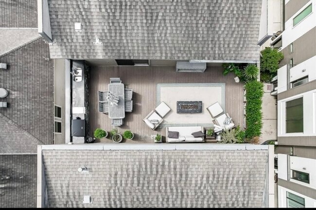 Photo - 1608 W Webster St Unit B