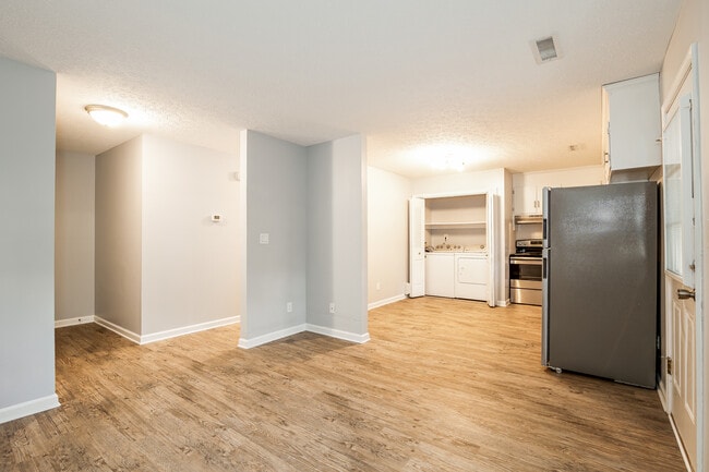 Photo - 887 Timberlake Dr Unidad 3