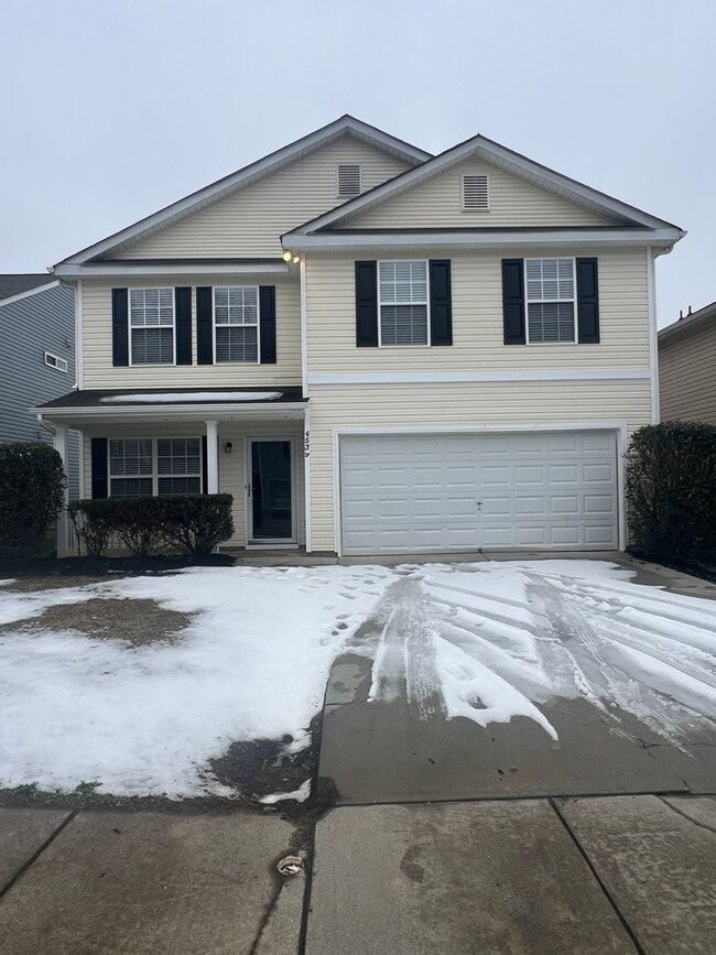 Building Photo - Charlotte Home for Rent (4 beds, 2.5 Baths)