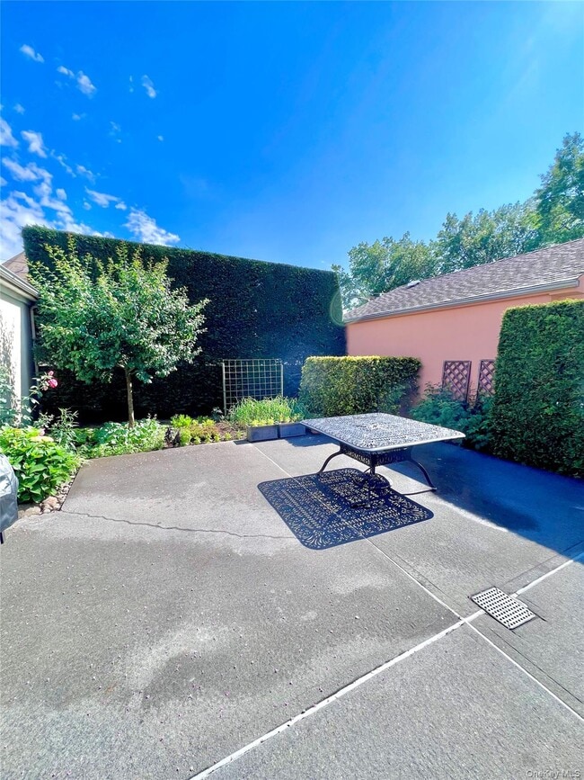 Photo - 157-24 20th Rd