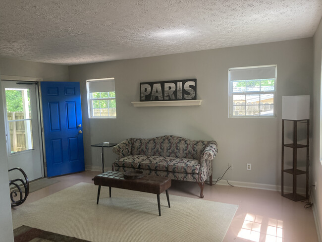 Living room - 2255 Winterville Rd Unit C