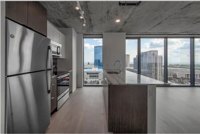 Photo - 2107 S Wabash Ave